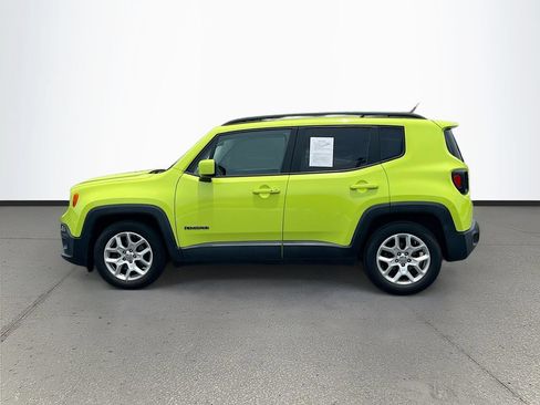 Used 2017 Jeep Renegade Latitude w/ Popular Equipment Group FWD image 4