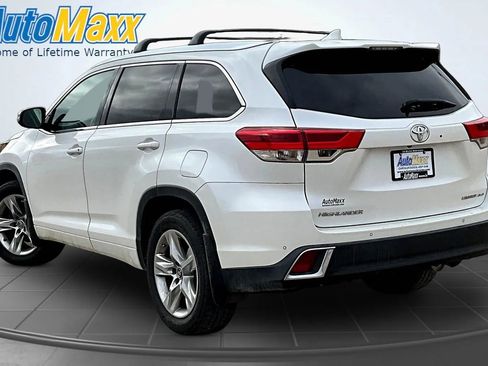 Used 2019 Toyota Highlander Limited AWD/4WD image 4
