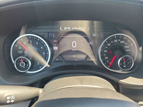 New 2026 RAM 1500 Express AWD/4WD image 17