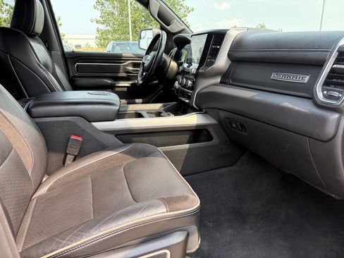 Used 2024 RAM 1500 Laramie AWD/4WD image 22