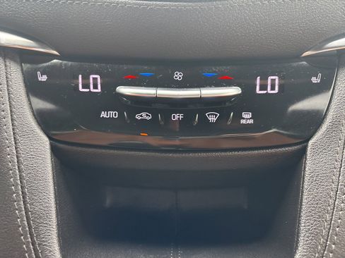 Used 2020 Cadillac XT5 Premium Luxury FWD image 25