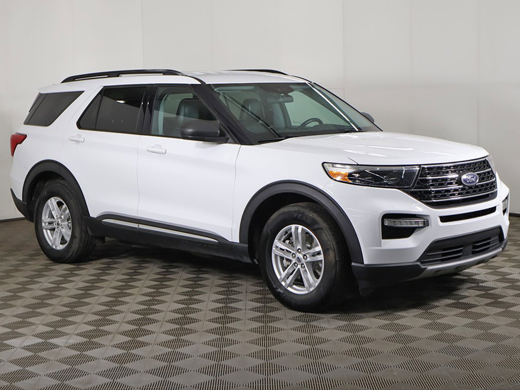 Used 2021 Ford Explorer XLT w/ Equipment Group 202A AWD/4WD image 2