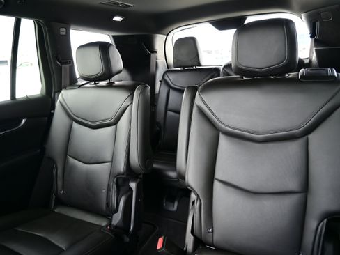 Used 2025 Cadillac XT6 Premium Luxury image 28