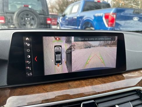 Used 2019 BMW 530i xDrive w/ Premium Package image 44