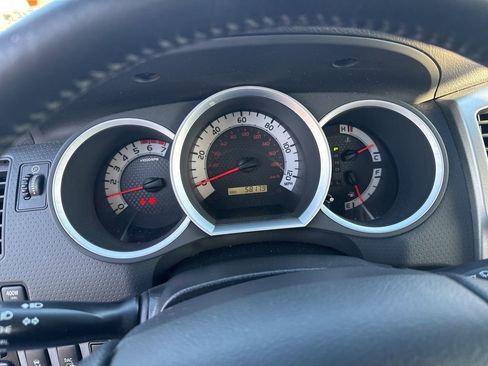 Used 2015 Toyota Tacoma 4x4 Access Cab V6 w/ TRD Off-Road Package image 13