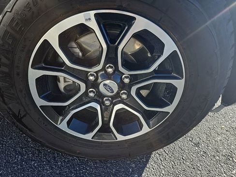 Used 2024 Ford Expedition XLT image 37