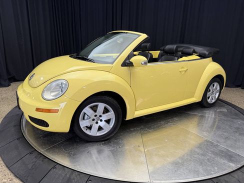 Used 2007 Volkswagen Beetle Convertible image 4