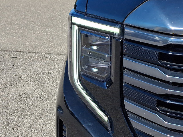 Used 2024 GMC Sierra 1500 AT4 w/ Technology Package AWD/4WD image 30