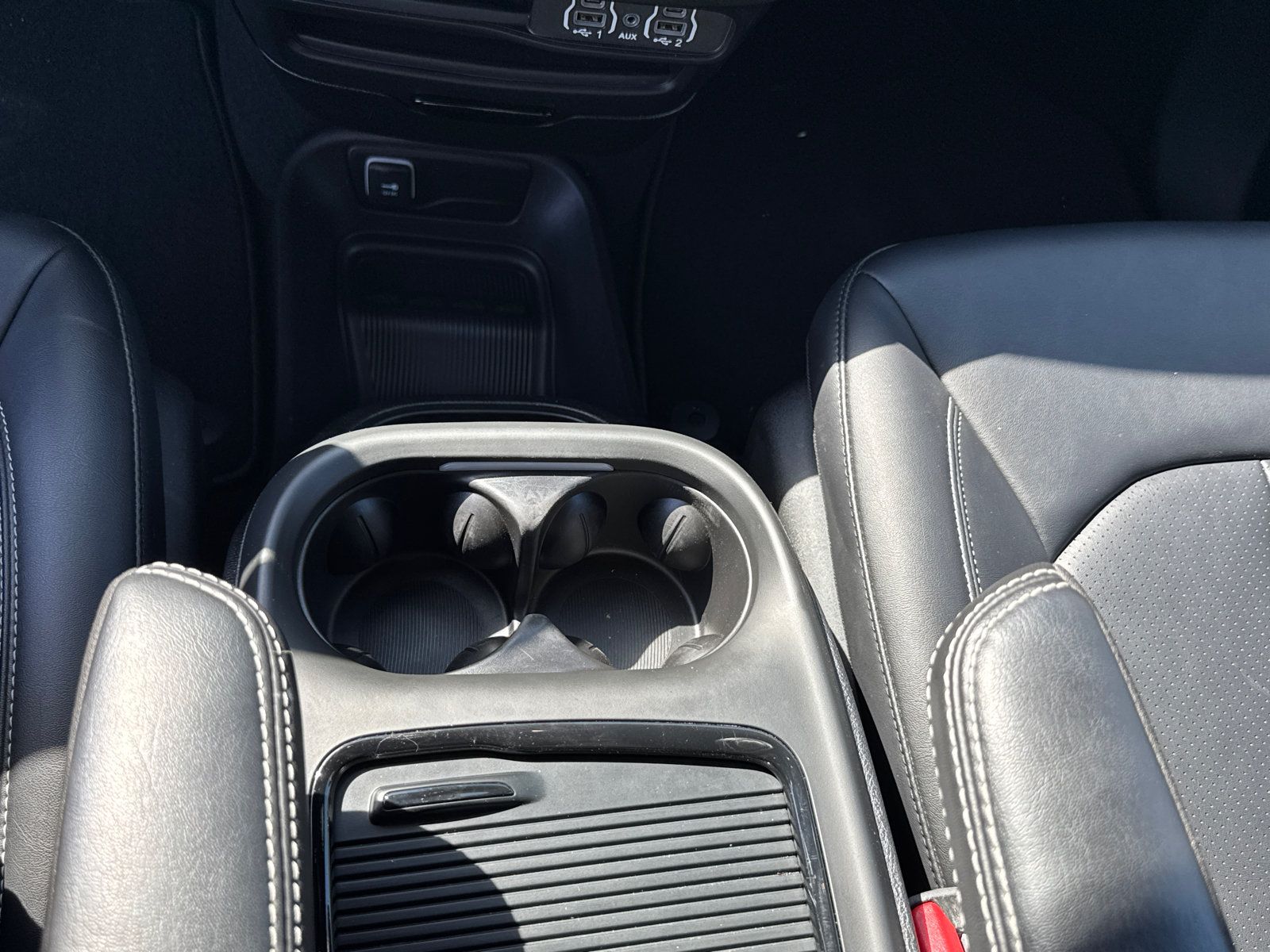 Used 2024 Chrysler Pacifica Limited FWD image 13