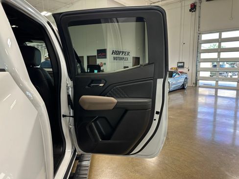 Used 2024 GMC Canyon Denali AWD/4WD image 34