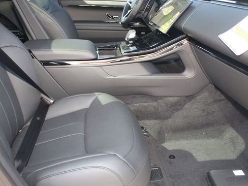 New 2025 Land Rover Range Rover Sport SE AWD/4WD image 11