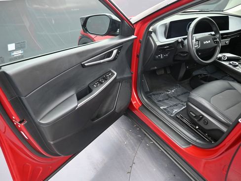 Used 2024 Kia EV6 Light image 10