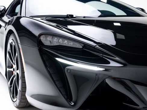 Used 2026 McLaren Artura image 56