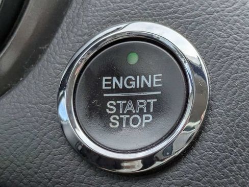 Certified 2017 Ford Fusion SE w/ Fusion SE Technology Package FWD image 26