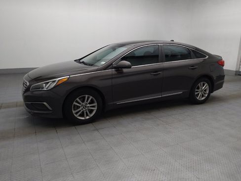 Used 2016 Hyundai Sonata SE FWD image 2