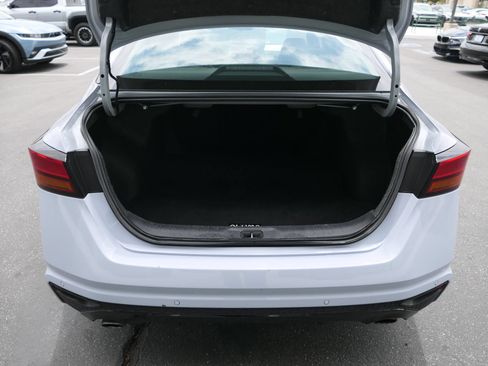 Used 2024 Nissan Altima 2.5 SR FWD image 22