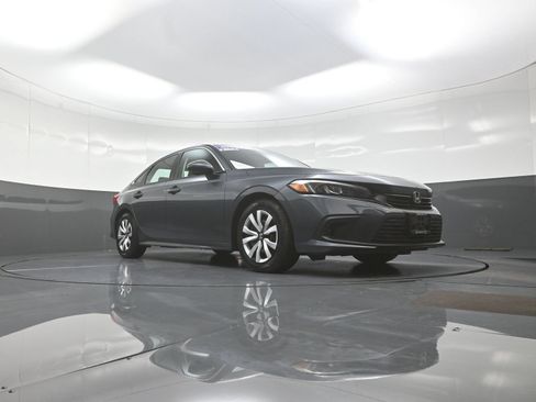 Used 2024 Honda Civic LX image 9