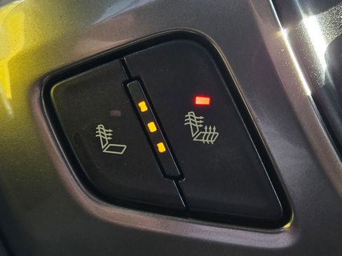 Used 2018 Chevrolet Silverado 1500 LT w/ All Star Edition image 16