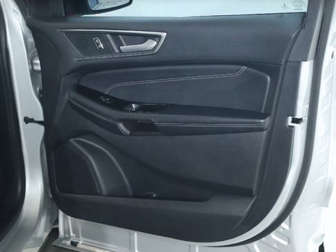 Used 2018 Ford Edge Titanium image 33
