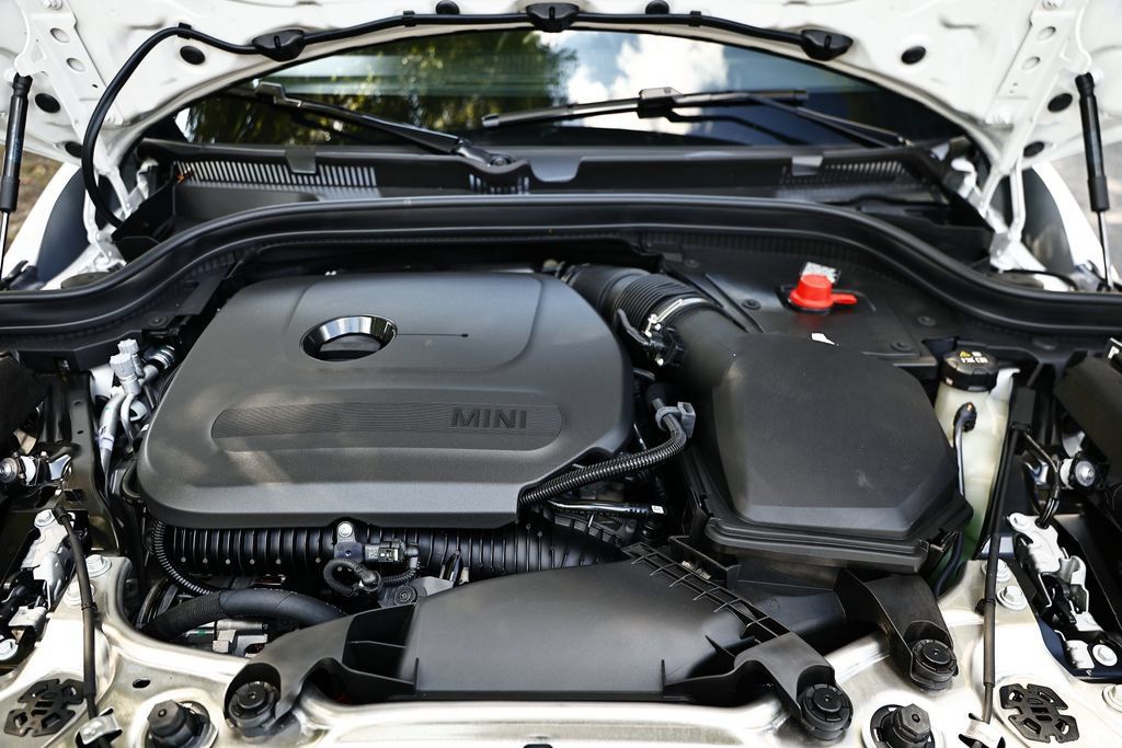 New 2026 MINI Cooper 2-Door Hardtop FWD image 26