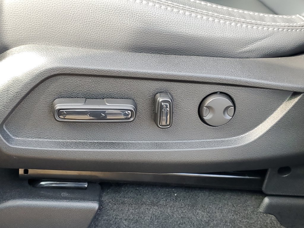 Certified 2025 Honda Pilot Touring image 12