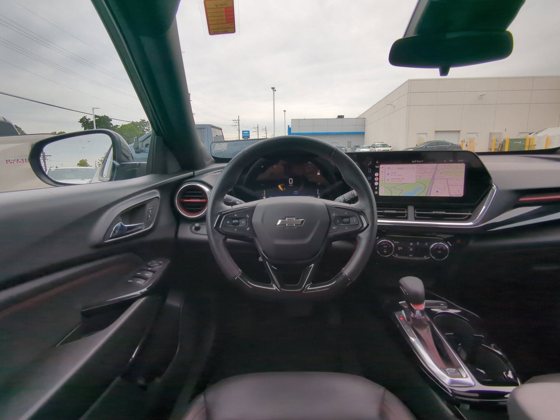 Used 2024 Chevrolet Trax RS w/ Sunroof Package FWD image 13