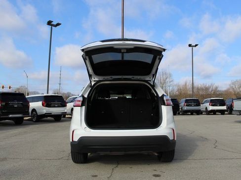 Used 2024 Ford Edge SE image 15