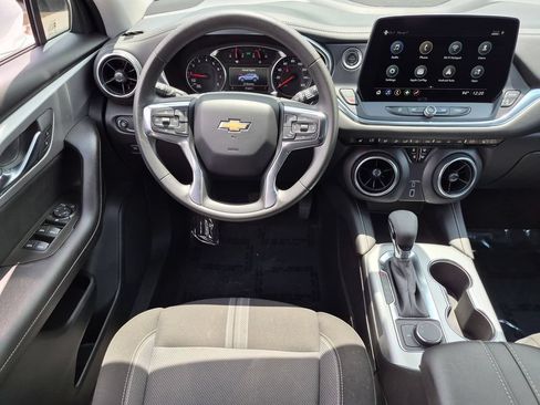 Used 2025 Chevrolet Blazer LT FWD image 23