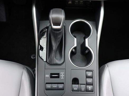 Used 2024 Toyota Highlander XLE image 18