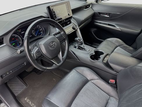 Used 2021 Toyota Venza XLE w/ Carpet Mat Package (TMS) AWD/4WD image 7