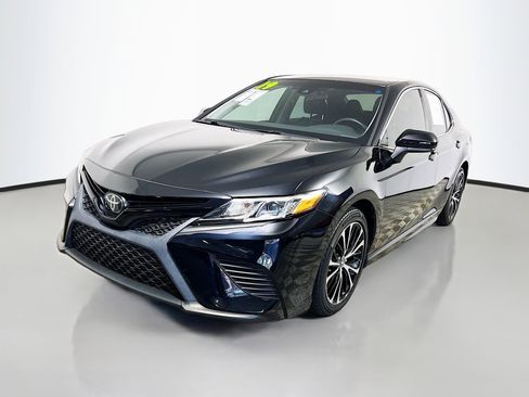 Used 2019 Toyota Camry SE FWD image 10