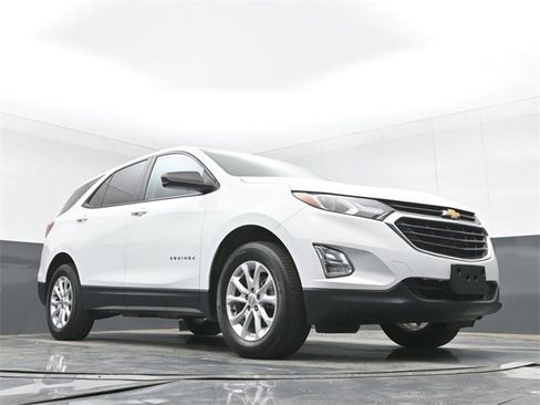 Used 2021 Chevrolet Equinox LS w/ LS Convenience Package image 42