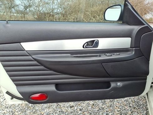 Used 2003 Ford Thunderbird RWD image 10