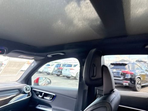 Used 2025 Mercedes-Benz GLC 300 4MATIC image 15