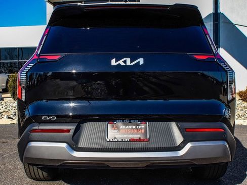 Used 2025 Kia EV9 Wind image 5