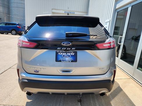 Used 2024 Ford Edge Titanium image 7