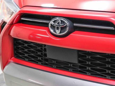 Used 2023 Toyota 4Runner TRD Off-Road Premium w/ Moonroof Package AWD/4WD image 14