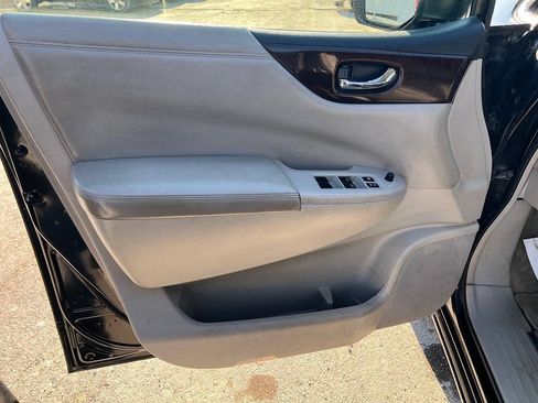 Used 2013 Nissan Quest SV w/ Leather Pkg FWD image 3