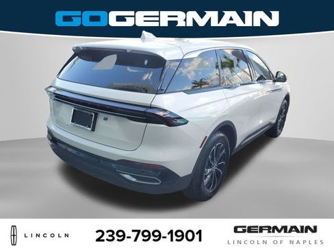 New 2026 Lincoln Nautilus Premier AWD/4WD image 8