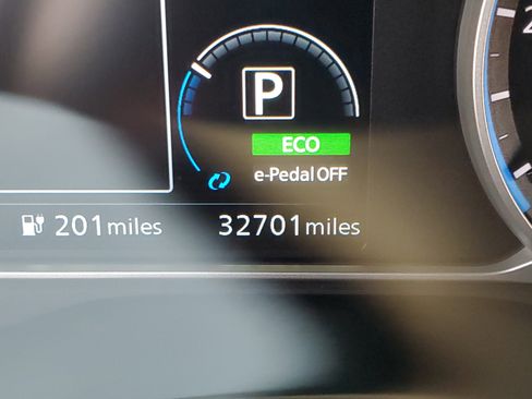 Certified 2024 Nissan Leaf SV Plus image 24