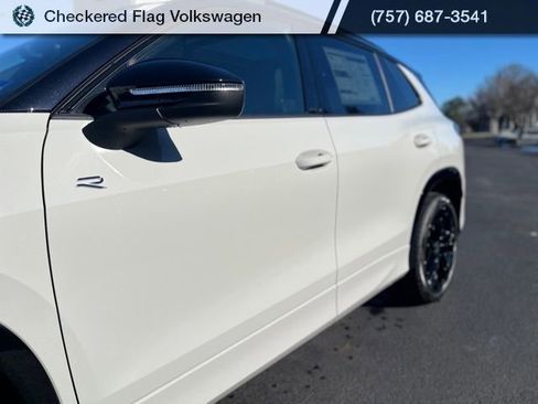 New 2026 Volkswagen Tiguan SE R-Line image 8