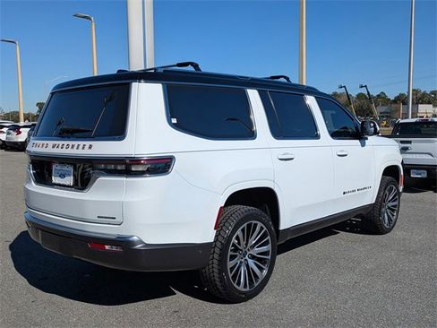Used 2022 Jeep Grand Wagoneer Series III w/ Rear Seat Video Group 1 image 4
