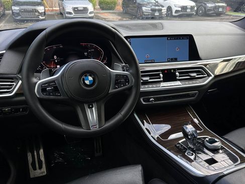 Used 2019 BMW X5 xDrive40i w/ M Sport Package AWD/4WD image 2