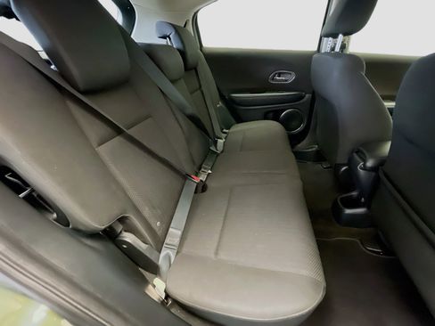 Used 2018 Honda HR-V EX image 16