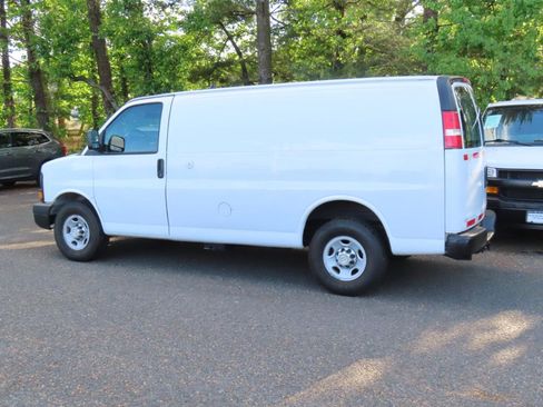Used 2013 Chevrolet Express 2500 RWD image 3
