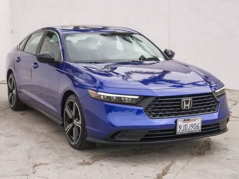 Used 2023 Honda Accord Sport image 3