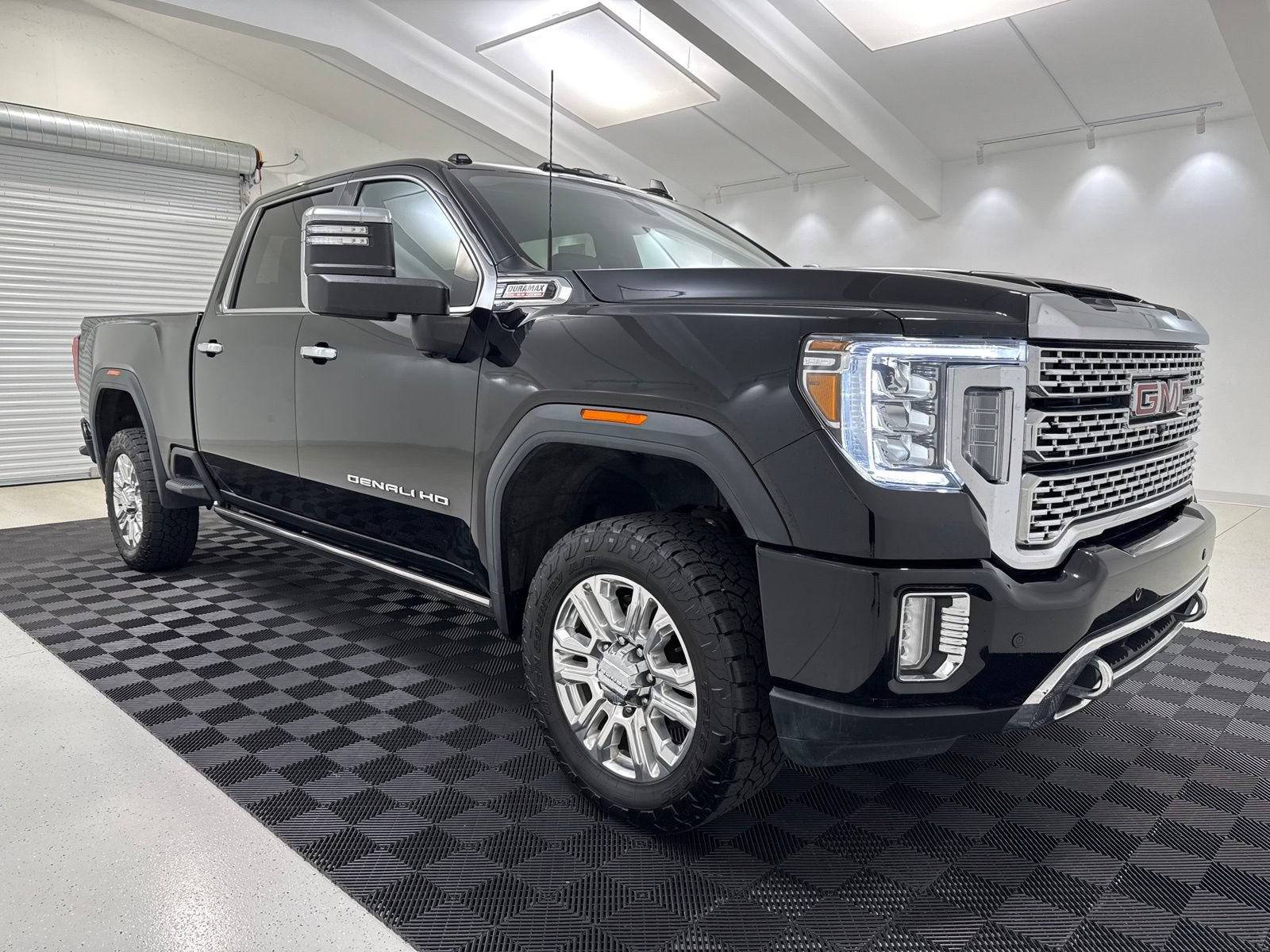 Used 2023 GMC Sierra 2500 Denali w/ Denali Ultimate Package AWD/4WD image 1
