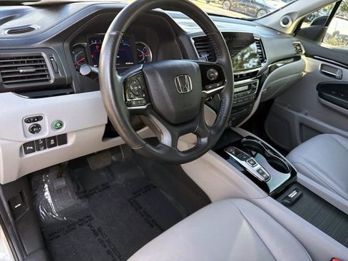 Used 2021 Honda Pilot Touring image 25