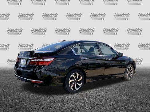 Used 2017 Honda Accord EX-L image 10