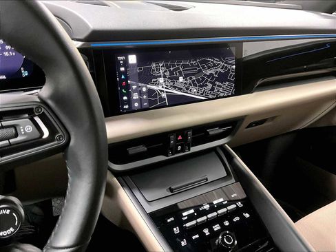 Used 2025 Porsche Macan Electric image 19